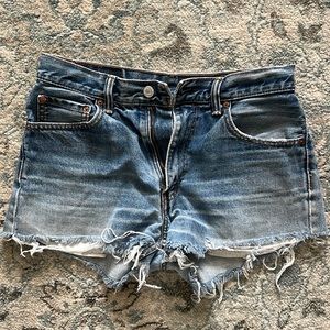 Cutoff levi shorts